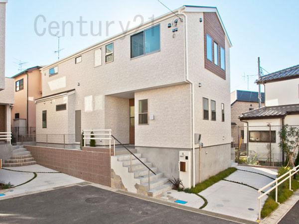 Local appearance photo. 7 Building