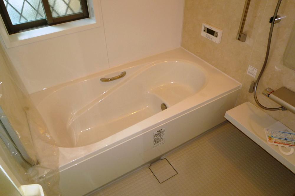 Bathroom. Indoor (11 May 2013) Shooting