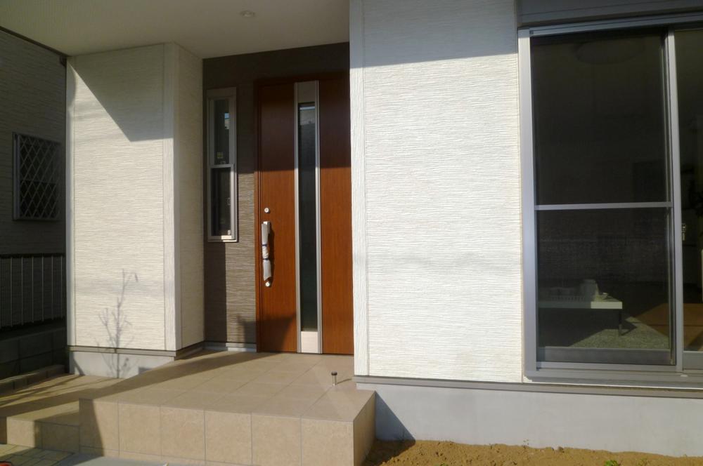 Local appearance photo. Near the entrance the entrance (November 2013) Shooting