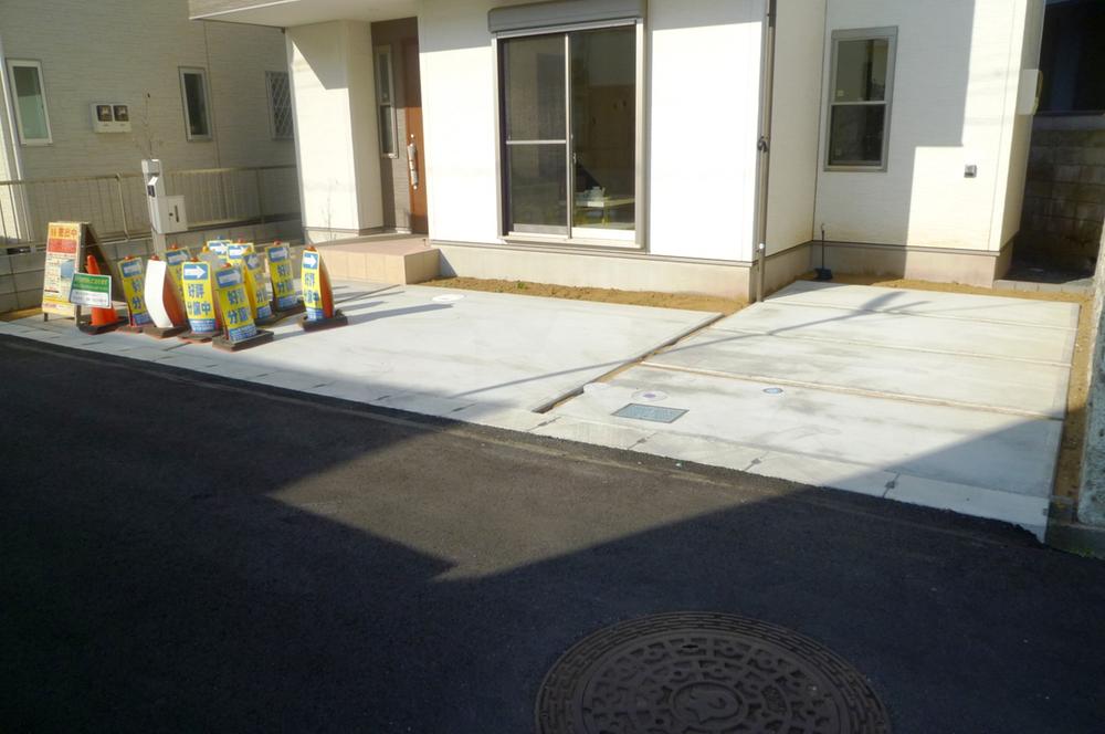 Other local. Parking spaces (11 May 2013) Shooting