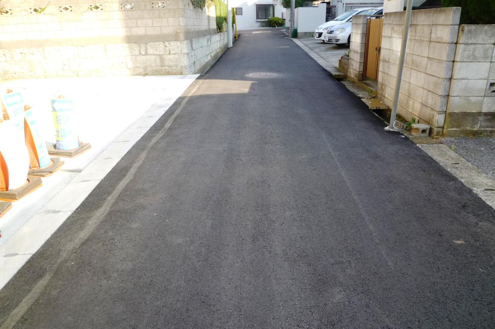 Local photos, including front road. Local (11 May 2013) Shooting