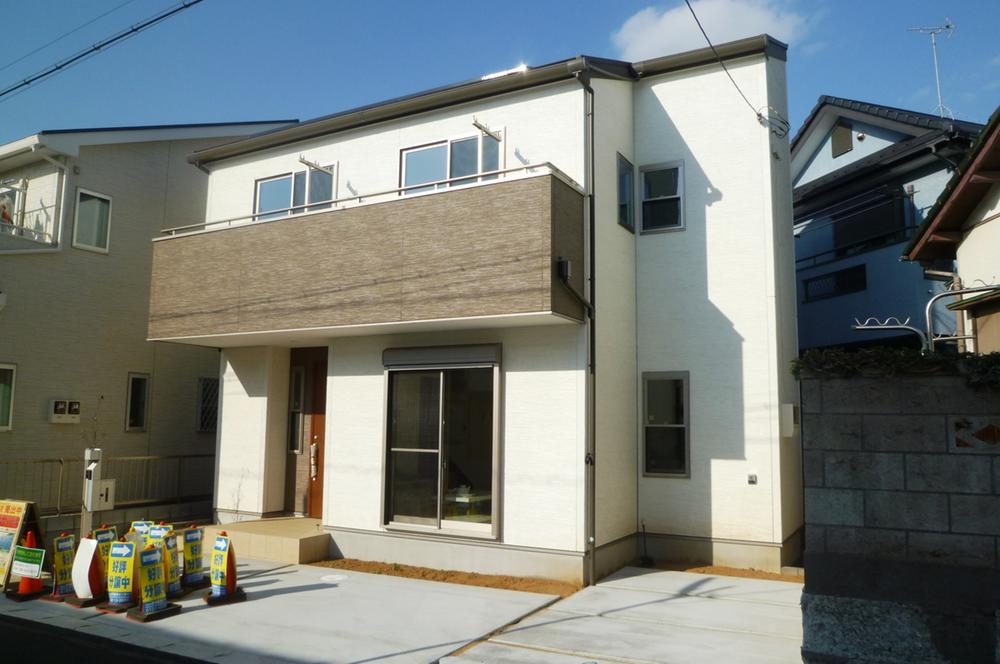 Local appearance photo. Local (11 May 2013) Shooting