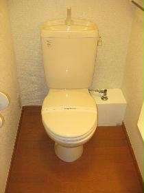 Toilet. Happy to live alone bus ・ Restroom