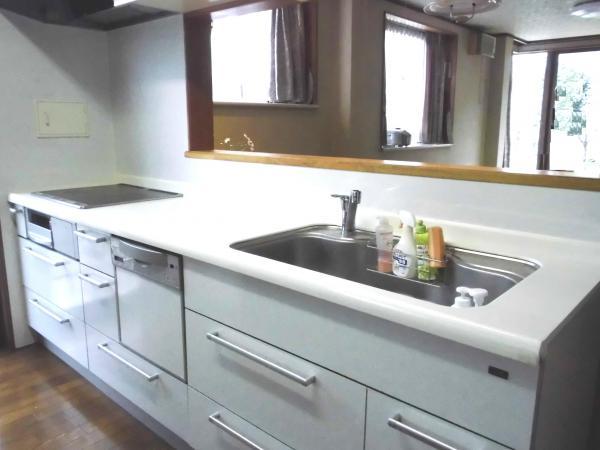 Kitchen. System kitchen, H23_nen'nirifomu, It has been established.