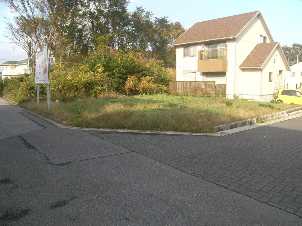 Local land photo. No.  Southeast corner lot, 56 is a large site of tsubo. 