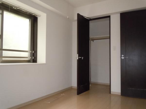 Non-living room. Joinery of chic tea