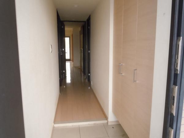 Entrance. Chic introspection