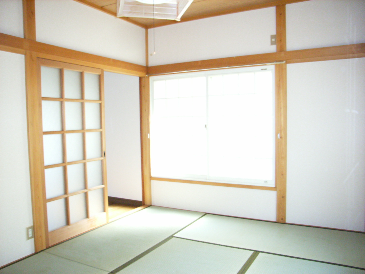 Other room space. So get used to Golon and horizontal, Popular is the revival of the tatami room