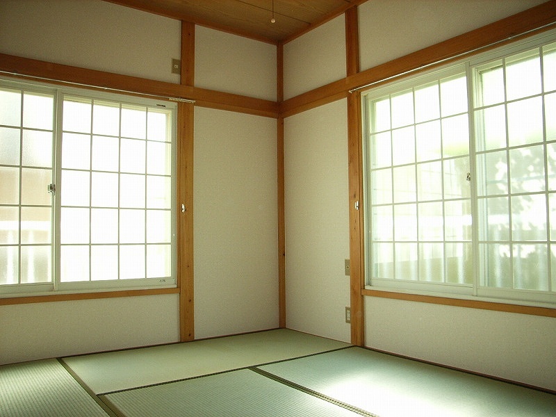 Other room space. So get used to Golon and horizontal, Popular is the revival of the tatami room