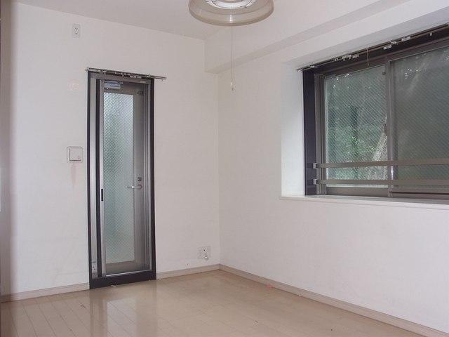 Non-living room. Western-style 6.0 Pledge