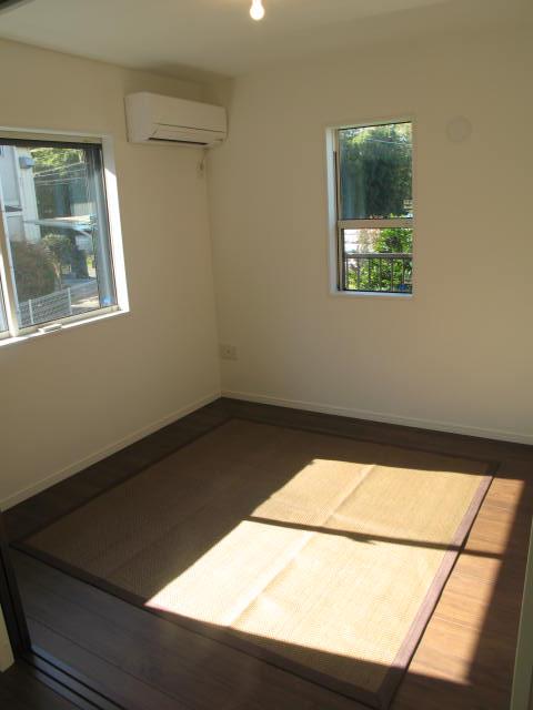 Other introspection. Atmosphere like a modern Japanese-style inn! Of course, the use of hospitality rooms, You can unwind in the family issued a kotatsu in the coming season.