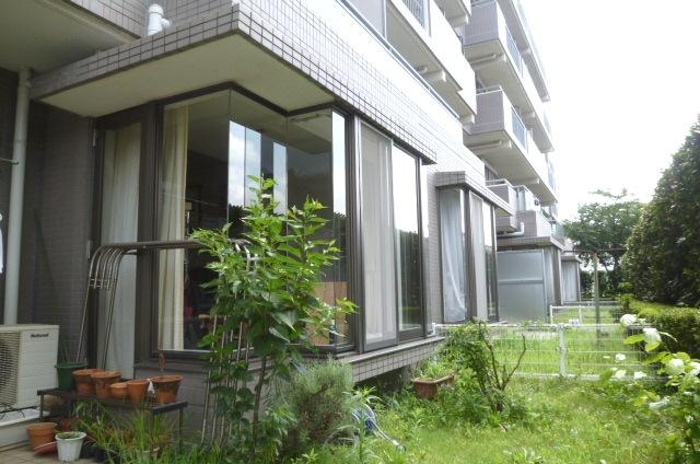 Garden. Local (July 2013) Shooting / terrace, Private garden