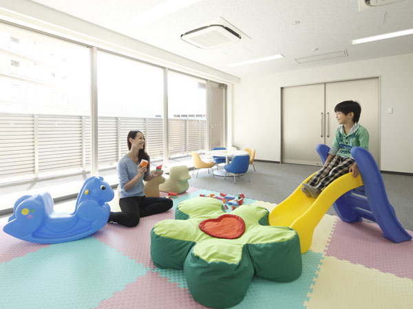 Shared facilities.  [Children also worry mom with two kids space] A children's room where children can play in peace is in the building. Going to be a place where children will be a chance to create a natural and friends. Become a place of exchange between residents, It is likely also in place for communication between parents is born. (Kids Room)