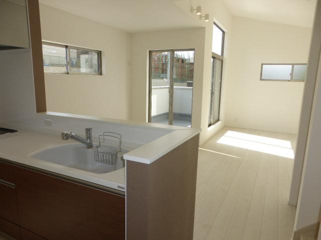 Kitchen. Local (10 May 2013), shooting 6 Building