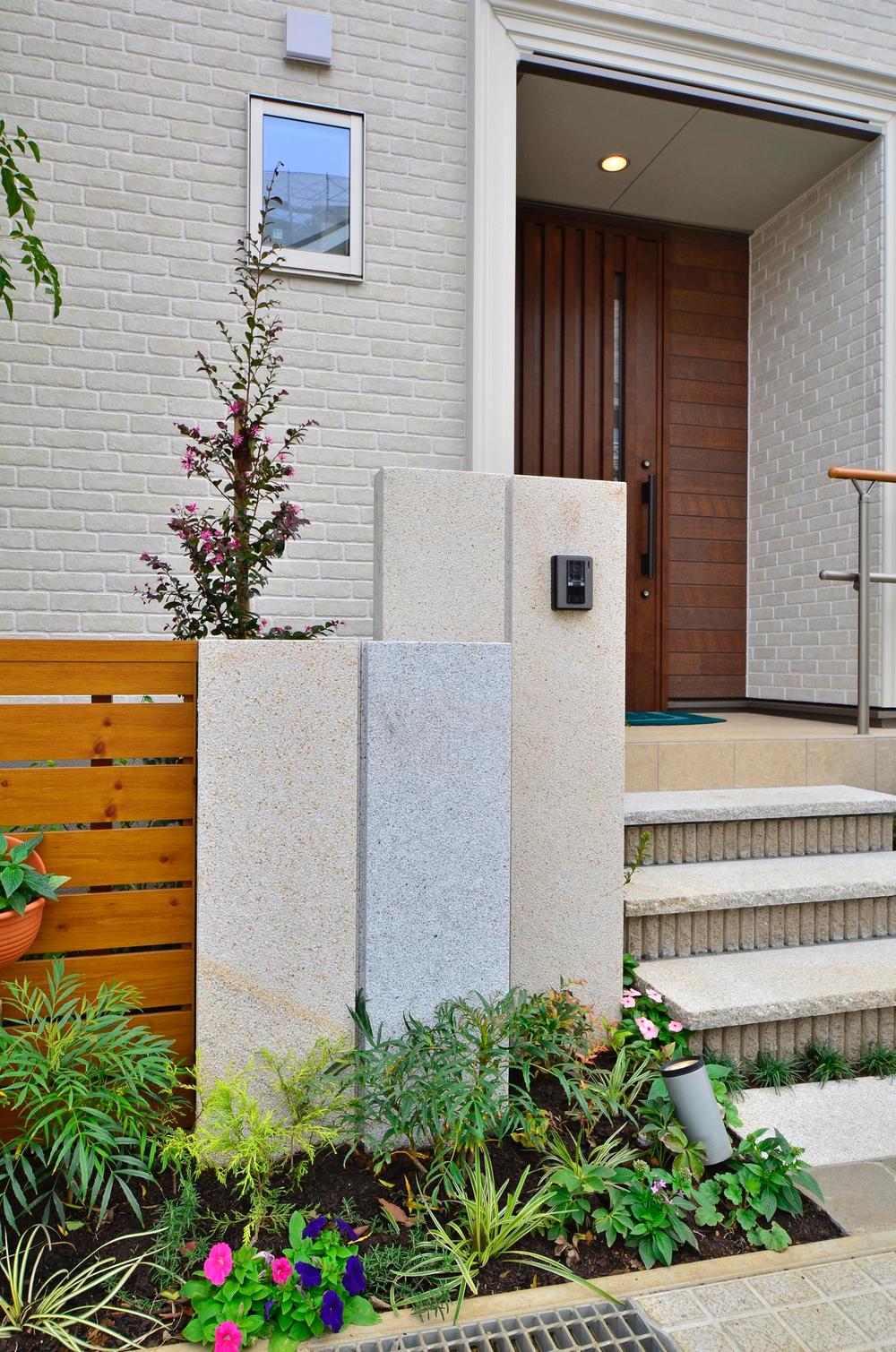 Entrance.  ■ Local appearance <model building> (September 2013) Shooting