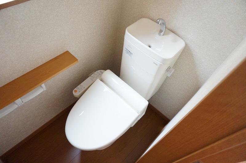 Toilet. 2013 October shooting