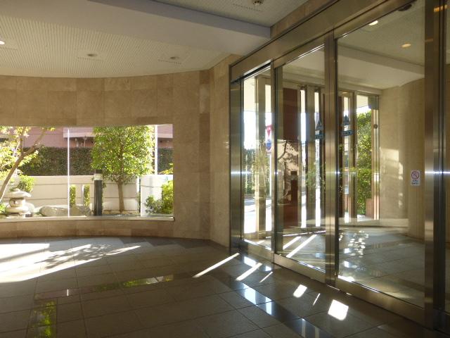 Entrance. (November 2013) Shooting