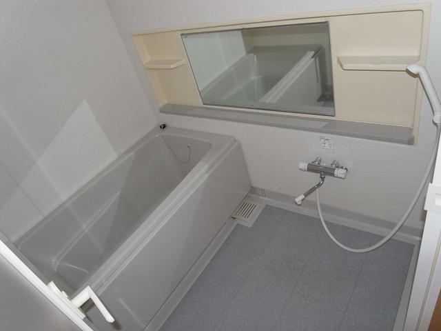 Bathroom. With bathroom dryer Otobasu