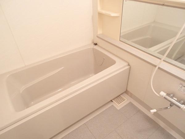 Bathroom. Local (12 May 2013) Shooting