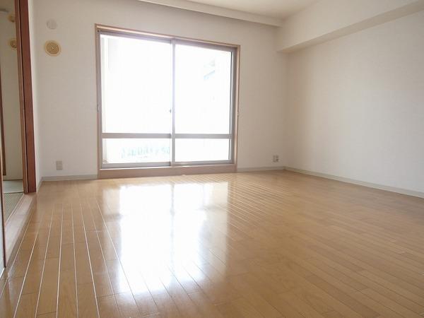 Living. Local (12 May 2013) Shooting