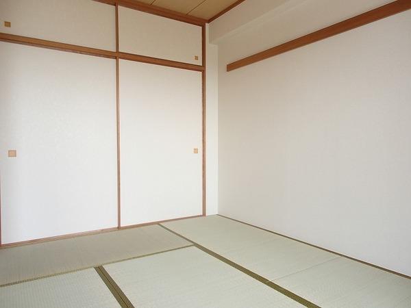 Non-living room. Local (12 May 2013) Shooting