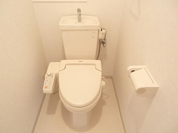 Toilet. Local (12 May 2013) Shooting