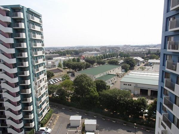 View photos from the dwelling unit. Local (12 May 2013) Shooting