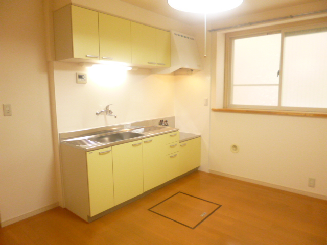 Living and room. * Was the kitchen new (^ - ^) *