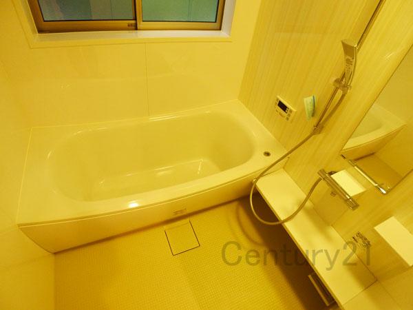 Bathroom. 9 Building