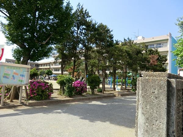 Primary school. Owada Nishi Elementary School until the 400m happy walk 5 minutes