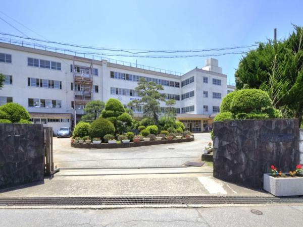 Junior high school. Yachiyo 1190m until junior high school