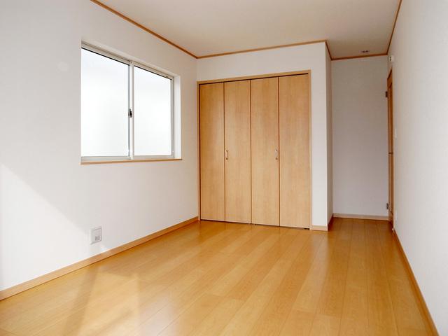 Non-living room. The main bedroom is located 7.25 Pledge of leeway