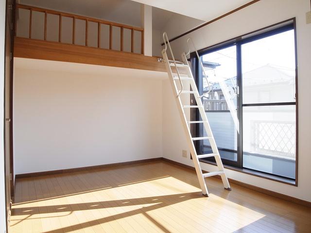 Non-living room. There loft spaces in the 2F Western-style 6.0 Pledge