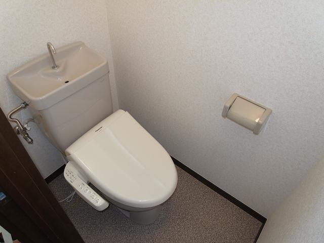 Toilet. Washlet toilet (1F)