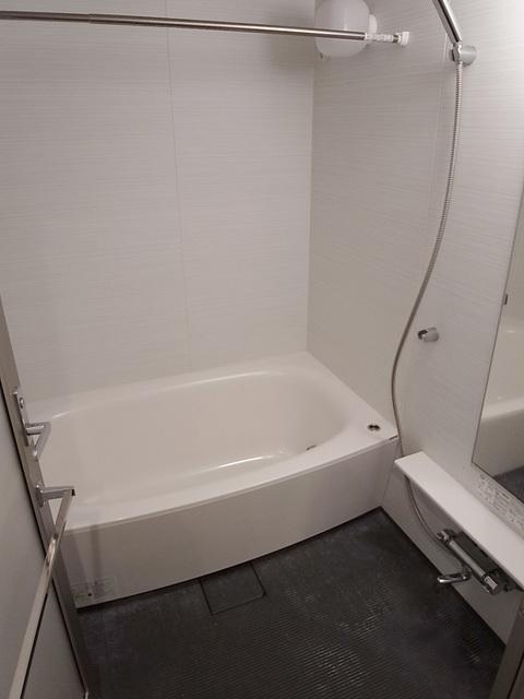 Bathroom. Bathroom 1418 size ・ The room is wide