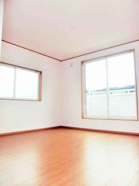 Non-living room. Indoor (11 May 2013) Shooting