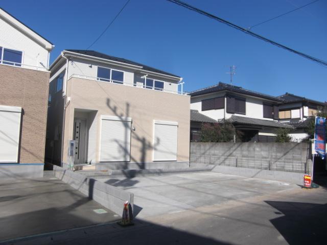 Local appearance photo. Local (11 May 2013) Shooting