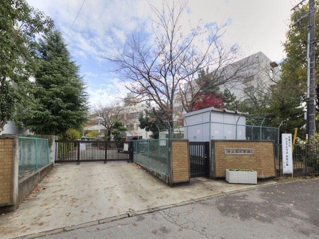 Primary school. 1400m to Murakami east elementary school