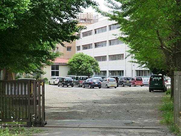 Junior high school. Yachiyodainishi happy a 5-minute walk from the 400m junior high school until junior high school!