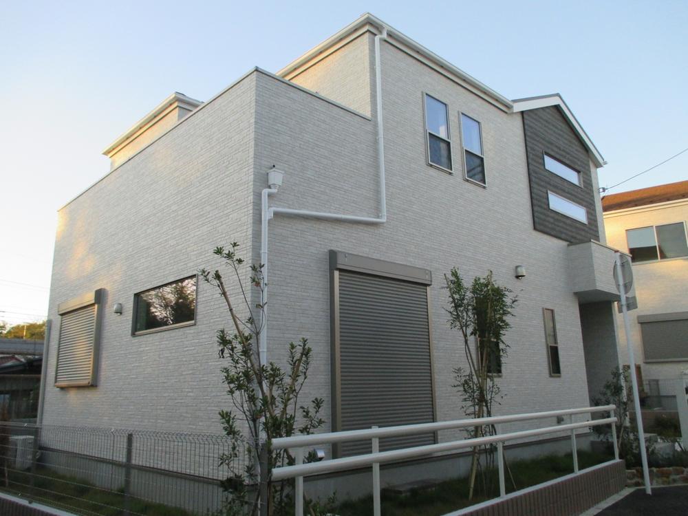 Local appearance photo. Local (11 May 2013) Shooting