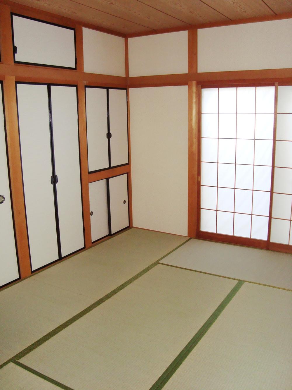 Non-living room. Renovation completed * tatami mat replacement, Sliding door ・ Exchange Shoji Zhang