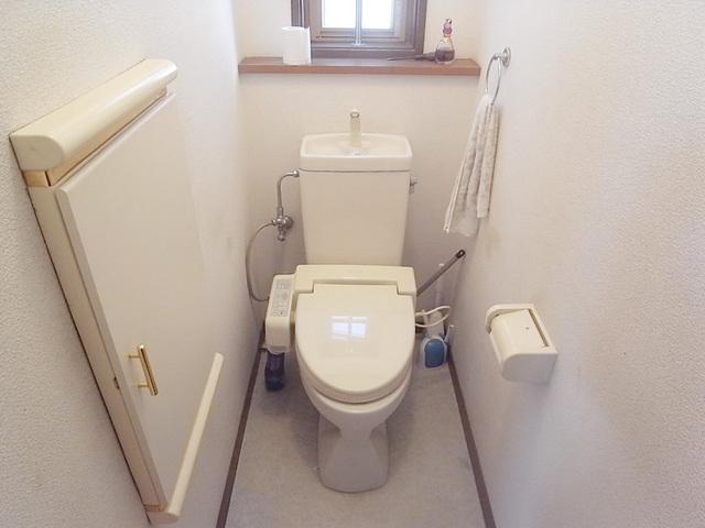 Toilet. With storage of 1F toilet (washlet with function)