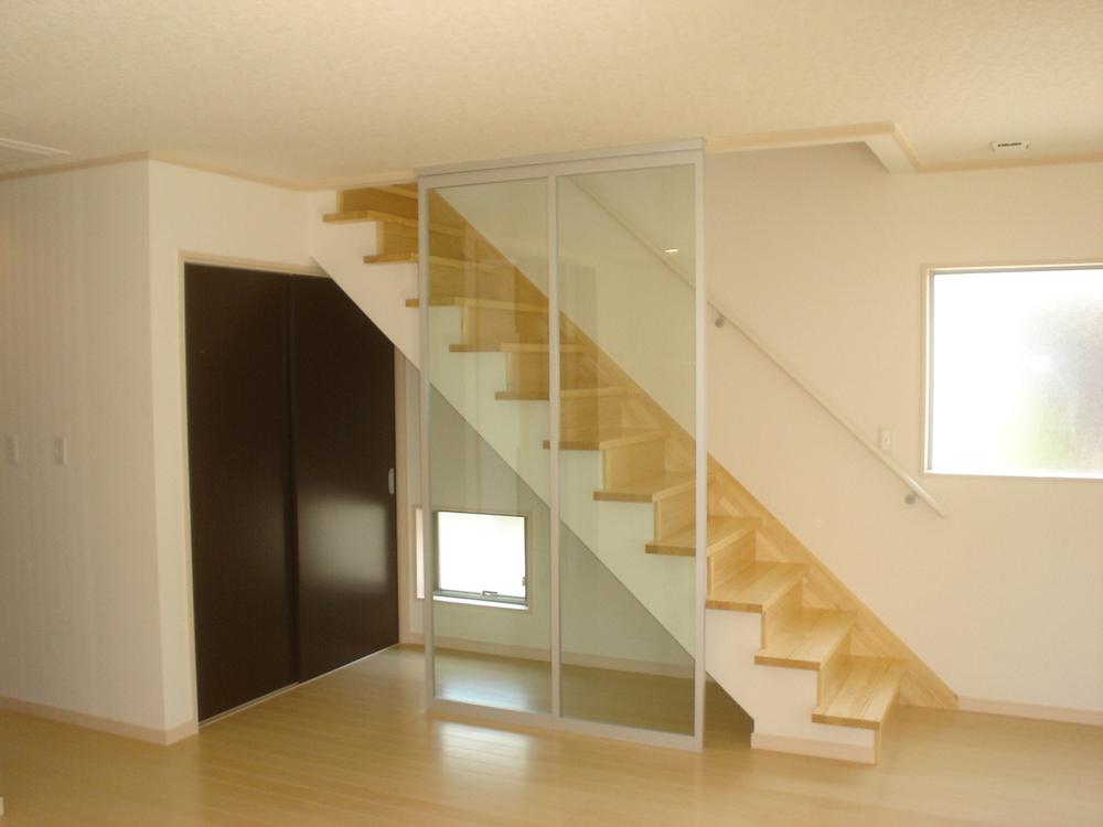 Same specifications photos (living). «B Building »Living in stairs