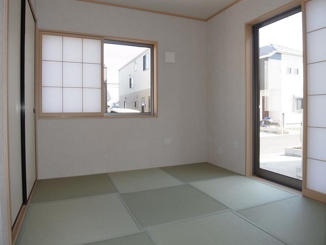 Non-living room. Convenient 2WAY of Japanese-style room that can also be used as drawing room
