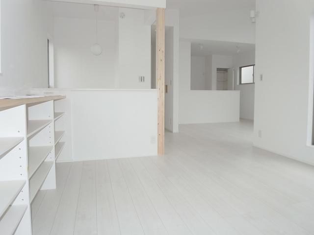 Living. Living-in stairs adopted the face of the family is visible