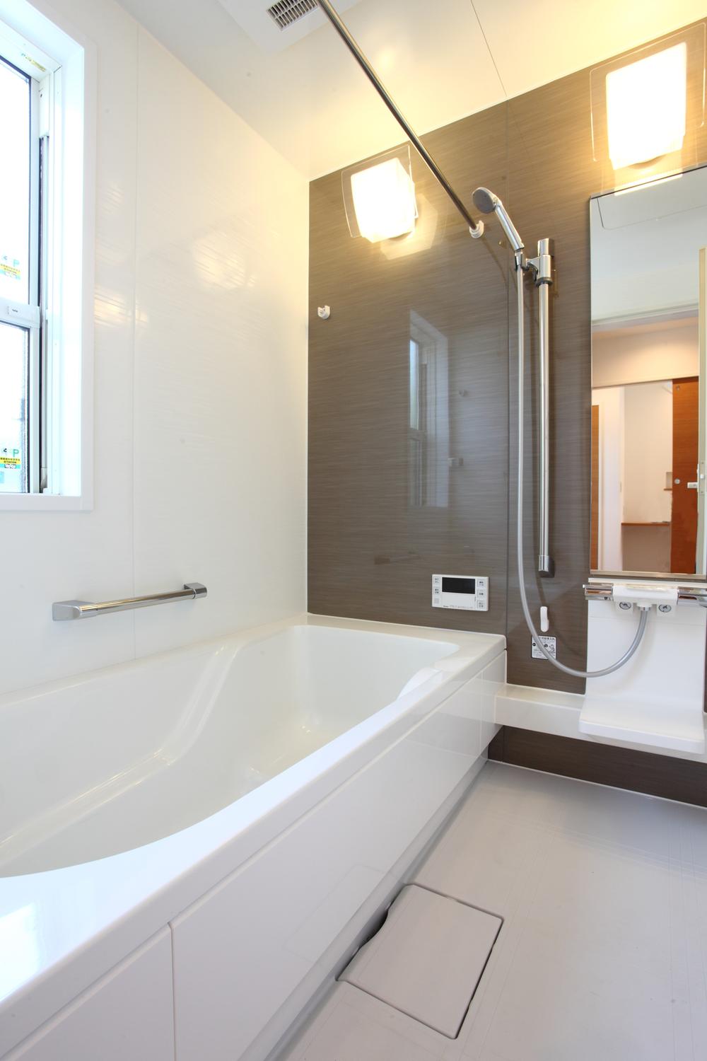 Power generation ・ Hot water equipment. It is highly insulated tub of size 1 tatami.