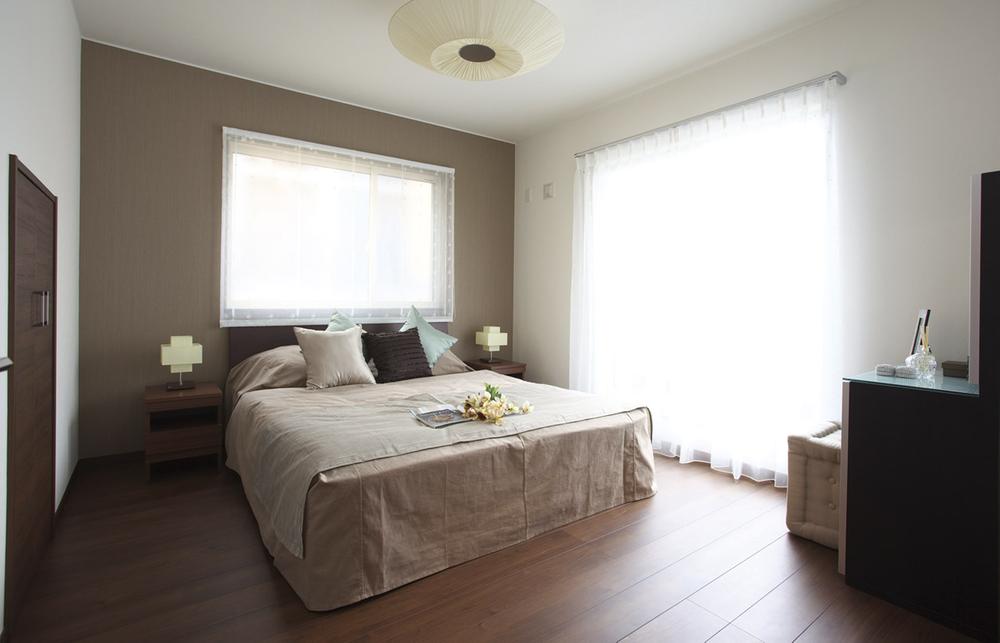 Model house photo. In-room about 7.1 tatami mats of two faces lighting, Drenched in natural light. By installed plenty capable of accommodating walk-in closet (about 2 tatami mats) and Shitaya back storage (about 2 mats) in two places, The room is used widely and refreshing (sale Models House)