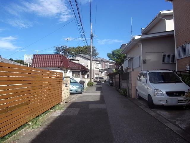 Local photos, including front road. Flour Garden 5-minute walk