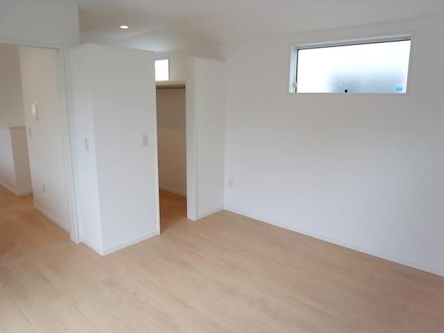 Non-living room. Walk-in 7.5 Pledge Master Bedroom with closet