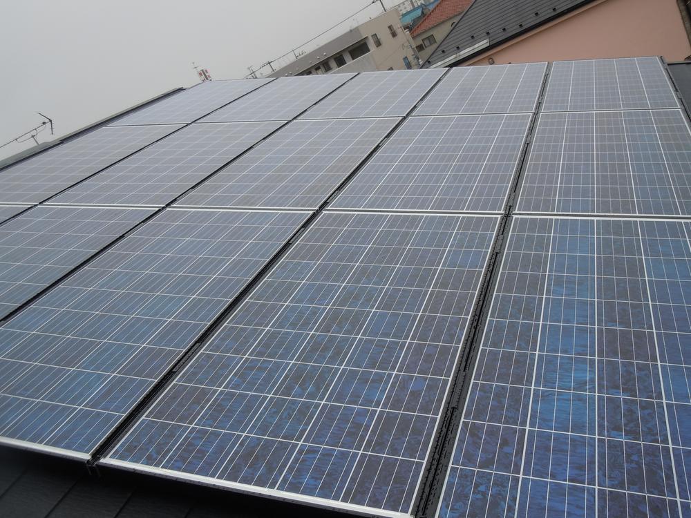 Power generation ・ Hot water equipment. 15 sheets solar panels standard equipment